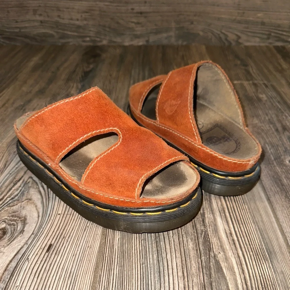 Vintage Dr. Martens 90’s Orange Suede Slide Sandals
Classic Yellow Stitch Size 6 - Picture 1 of 9